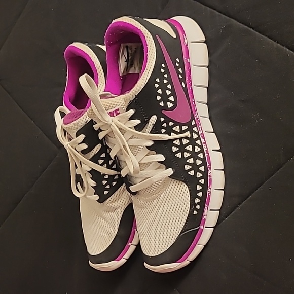 Nike Free Run Sneakers - Picture 2 of 4